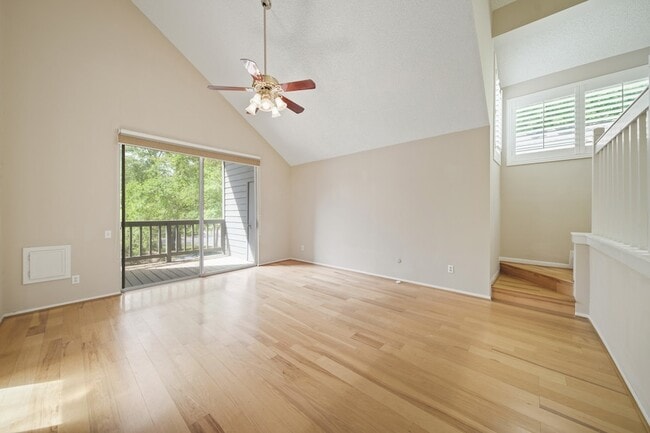 Photo - 130 Sugar Berry Cir