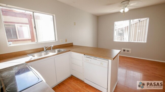 Photo - 2nd Floor 3 bed/2 bath Condo! Unit 9