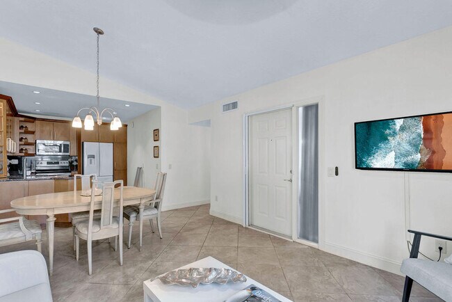 Photo - 121 Waterside Dr