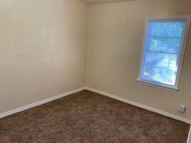 Photo - 4229 SW 2nd Ave