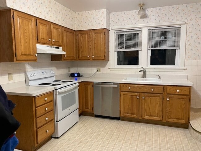 Photo - 514 School St