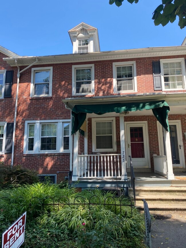 Building Photo - 725 Wayne Ave Rental