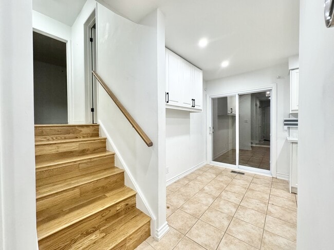 Photo - 14 Harbour Heights Ln Unit UPPER