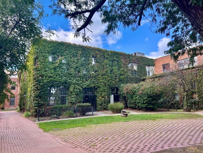 Photo - Modern Tool Square