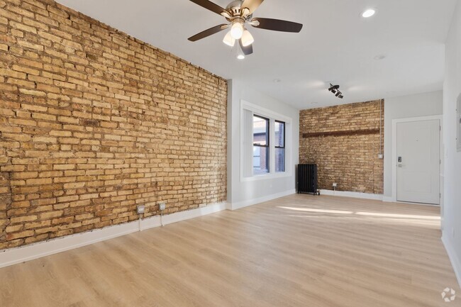 Building Photo - 7411 N Clark St Unit 3 Rental