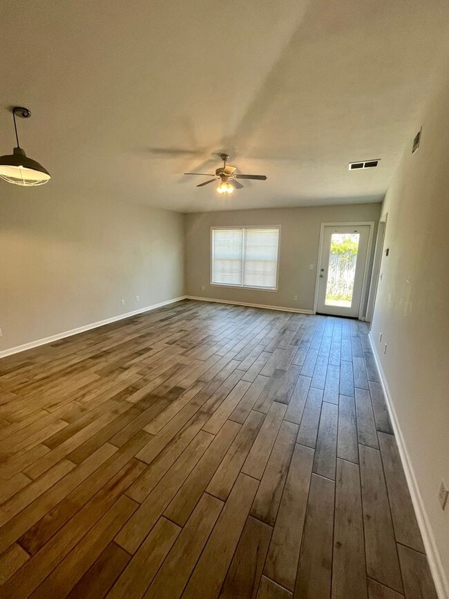 Photo - 3b/2Bth Home