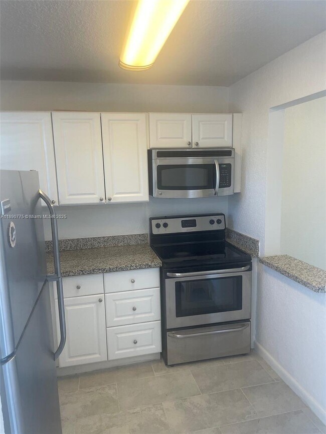Photo - 8500 Sunrise Lakes Blvd Unidad 106