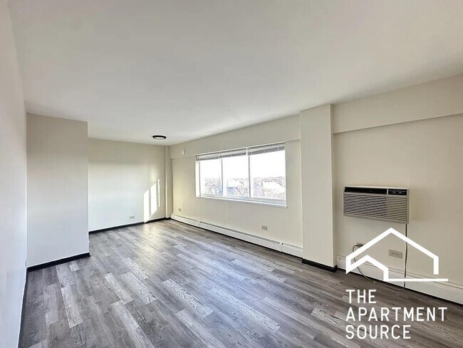 Building Photo - 1400 Chicago Ave Unit 207