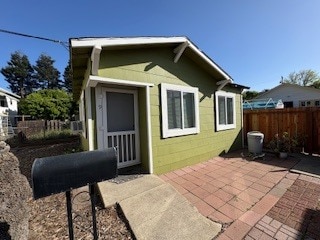 Building Photo - 2010 Alhambra Ave Unit Palm Court Cottage