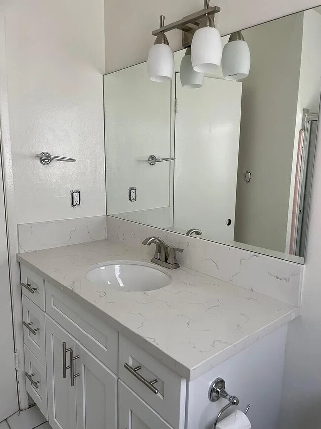 Photo - Live in comfort and style in this bright and spacious 1-bedroom unit located in the heart of Stud...