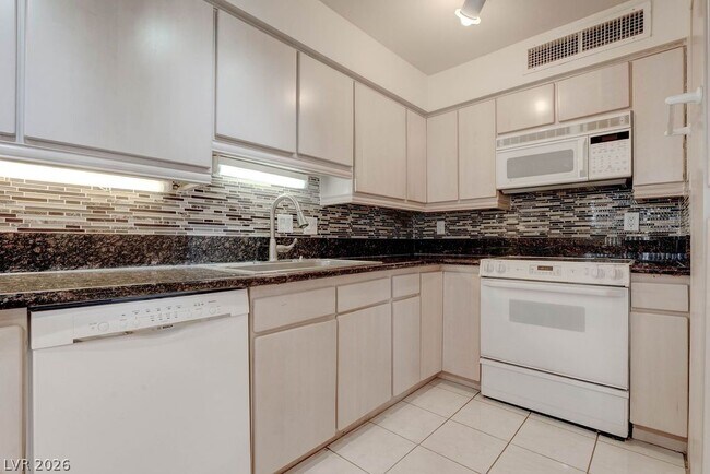 Photo - 3111 Bel Air Dr Unidad 3A