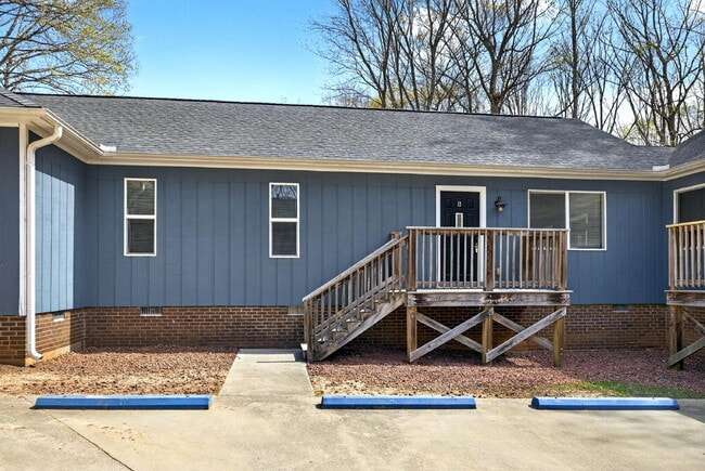 Building Photo - 5367 Wayne St Unit B