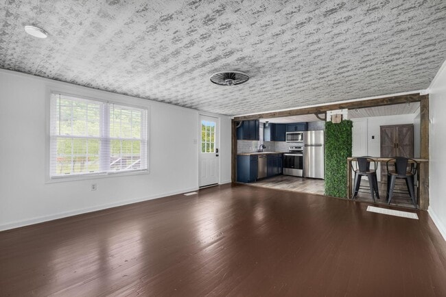 Photo - 207 Morelock Dr