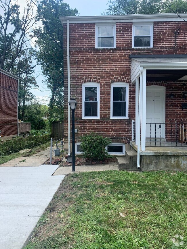 Building Photo - 2 Bedroom, 1 Bath Townhome in Towson, Larg...