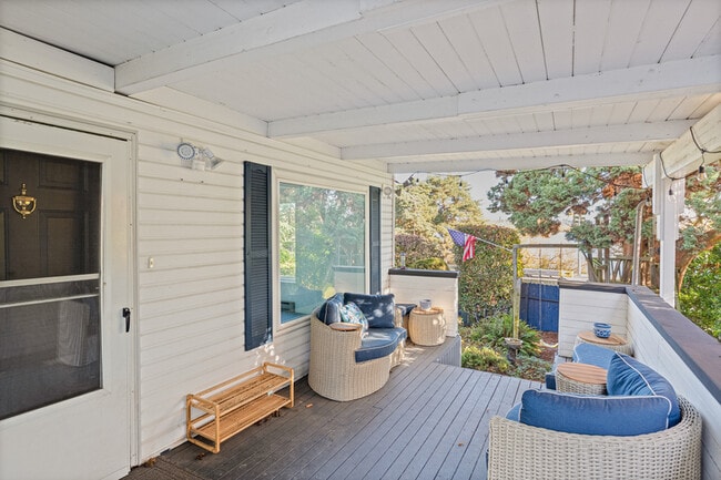 Photo - 6807 Aurora Ave N