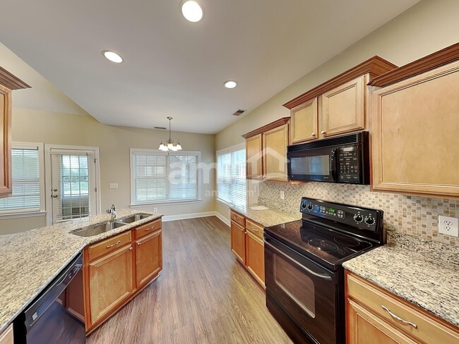 Photo - 4013 Lilac Ln