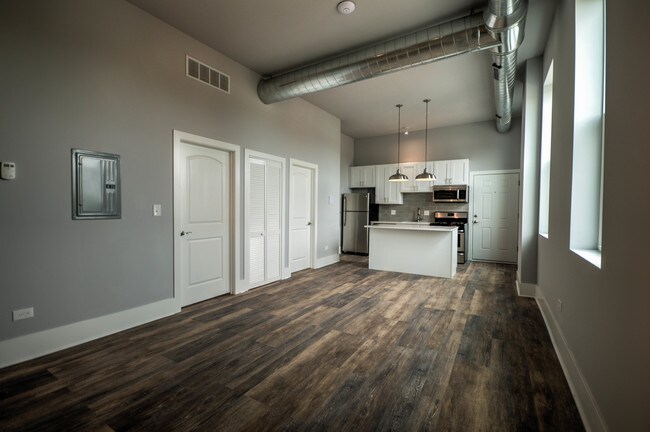 Photo - 2115 S Wood St Unit 2N