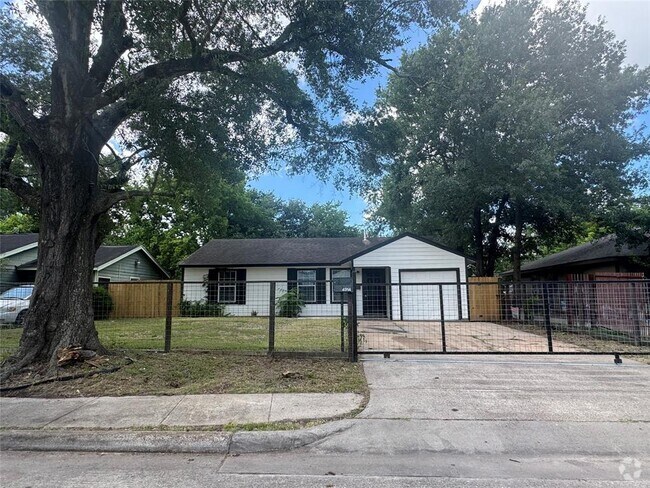 Building Photo - 4914 Enyart St Rental