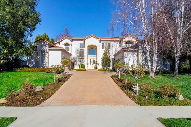 Building Photo - 25339 Prado De Los Arboles Rental