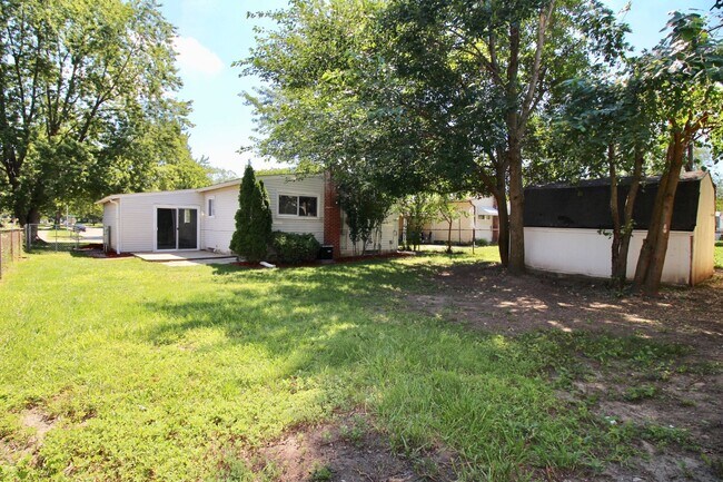 Photo - Neat and clean 3 bedroom ranch for rent in...