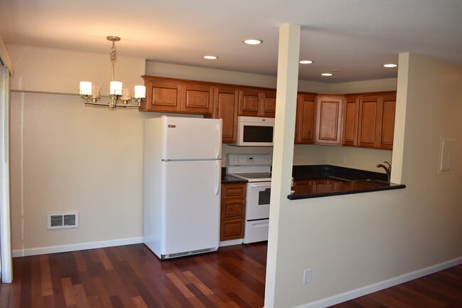 Photo - 200 SW Florence Ave Unidad G11