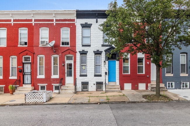Building Photo - 2134 W Fayette St Rental