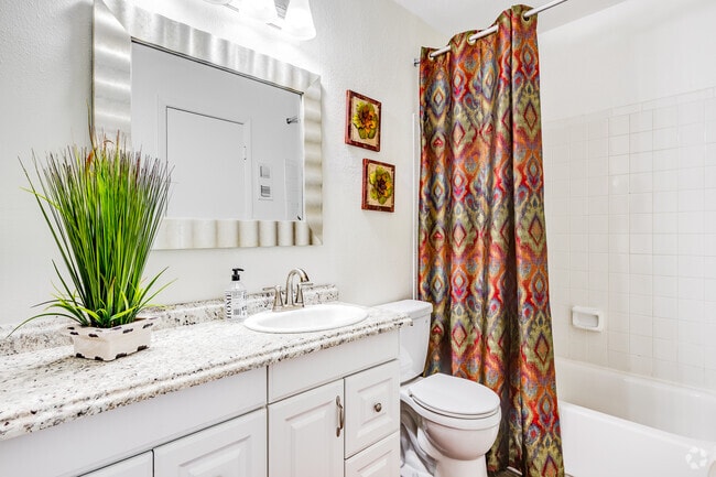 1 BR, 1 BR - 700SF