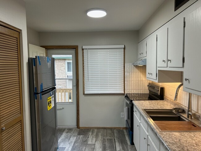 Building Photo - 609 Linden Ave Unit 3