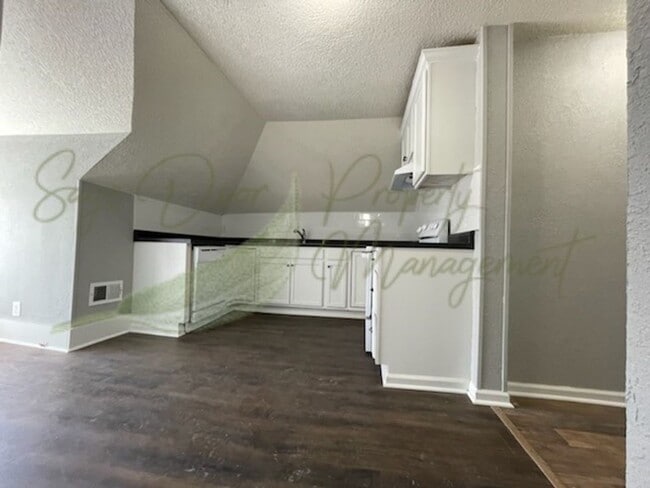 Photo - 2639 E 29th St Unit 3