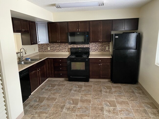 Photo - 4360 Maricopa Dr