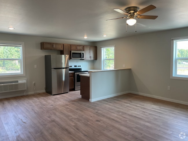 Building Photo - 1040 W 2nd St Rental