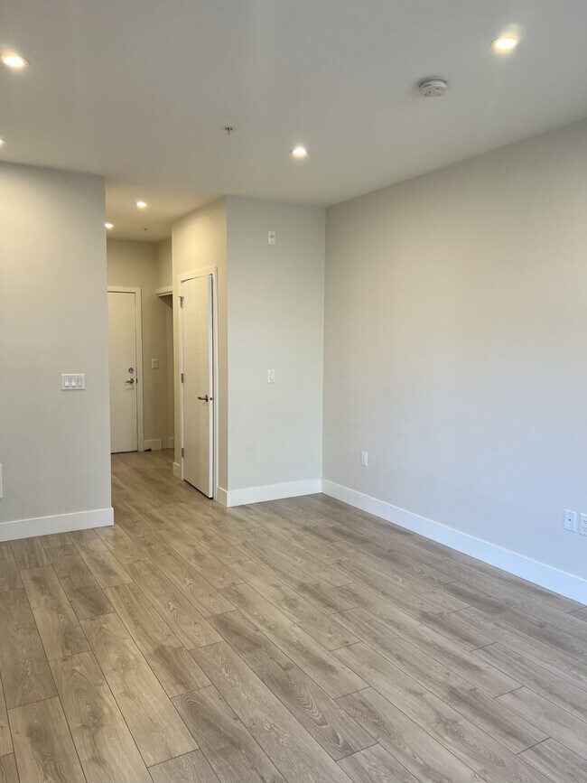 Photo - 45500-45500 Market Way