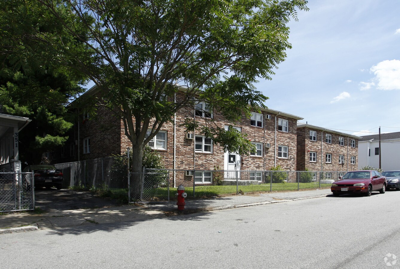 Photo - 323 Howard St