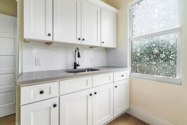 Photo - 414 33rd St Unit 201