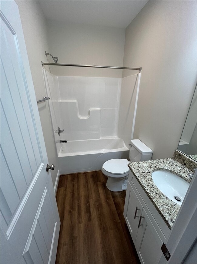 Photo - 104 Oak Ln