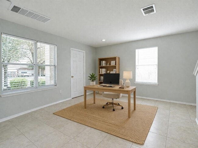 Photo - 102 Blanco Woods Blvd