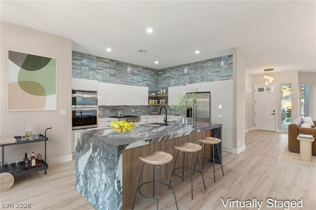 Building Photo - 1605 Shadow Rock Dr