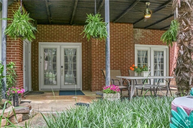 Building Photo - 5647 Queensborough Dr Rental
