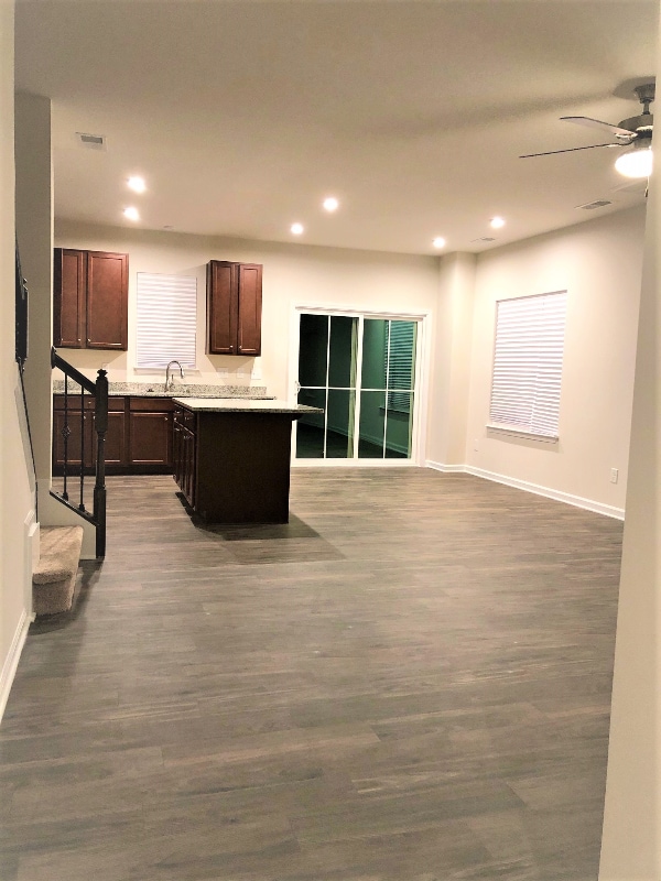 300 Hunt Glenn Ct