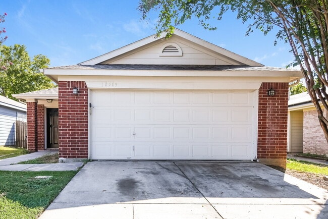 Building Photo - 10509 Shadywood Dr Rental