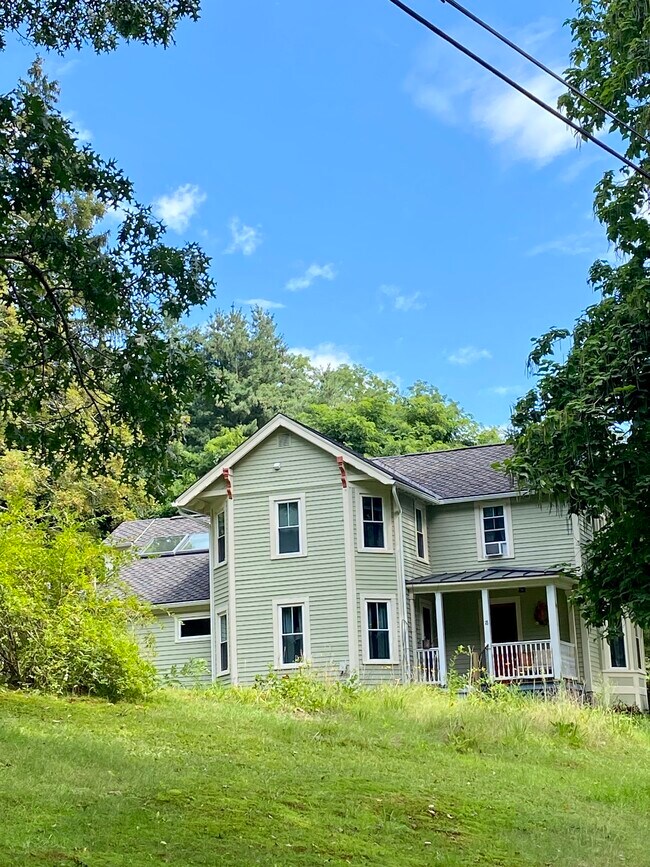 18 & 20 Collins Rd - 20 Collins Rd Unit 20