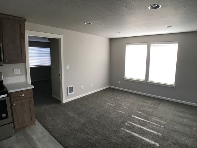 Photo - 957 NW Oak Ave Unit 959 Oak- ADU