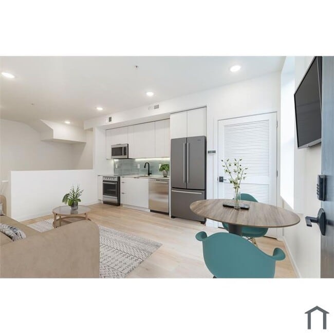 Building Photo - 2717 N Howard St Unit 1 Bedroom - C