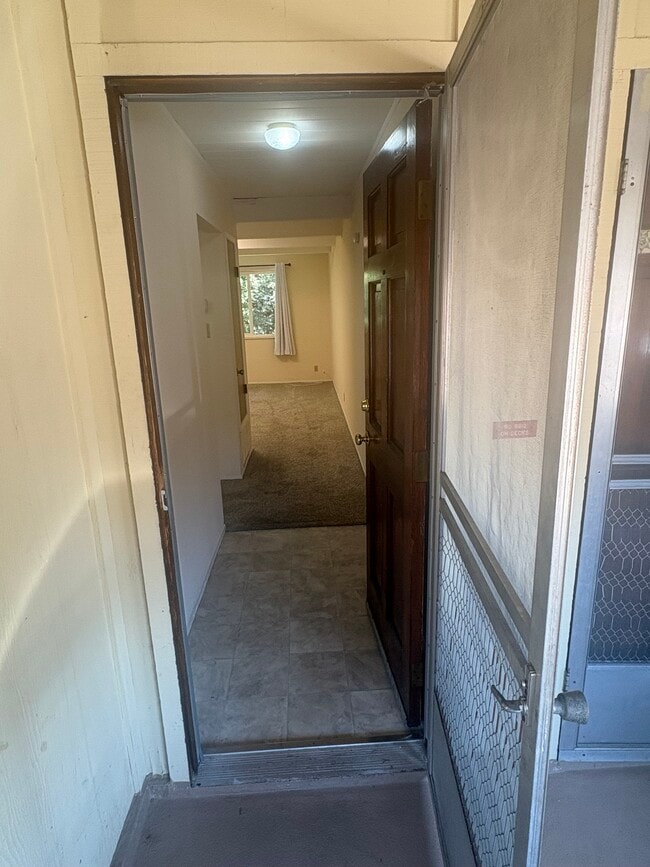 Photo - 1045 W Washington Ave Unidad 10
