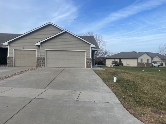 Building Photo - 1417/19/21 N Glancey St Unit 1421 Glancey