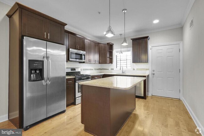 Building Photo - 1907 E Boston St Rental