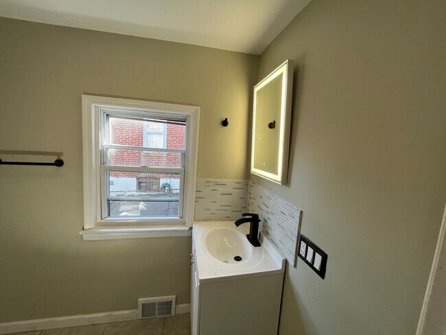 Photo - Ohio Ave, Trenton, NJ well-maintained 3-bedroom, 1-bath home