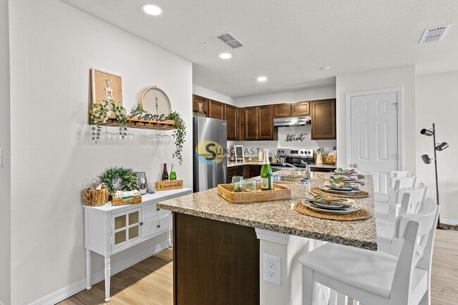 Photo - 7655 Mailes Ct Unidad 201