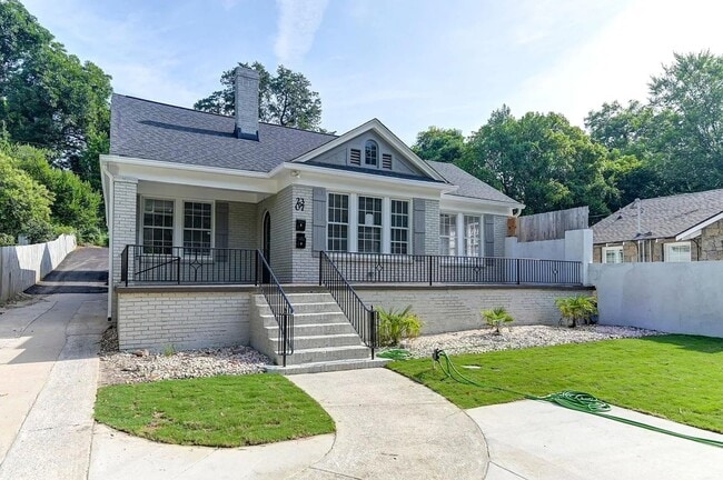 Building Photo - Beautifully renovated and repurposed house