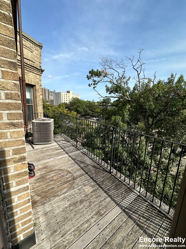 Photo - 30 Fordham Rd Unit #7
